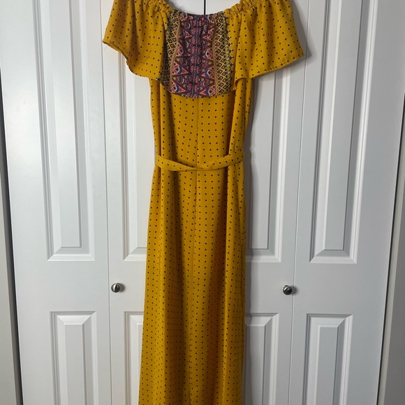 AUW Maternity Off Shoulder Maxi Dress - Picture 3 of 6